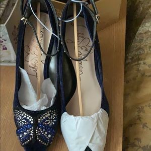 Evening shoes; brand new never been worn